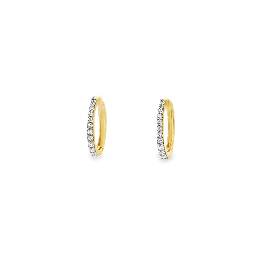 Let oval creol i 8 kt guld med zirkonia – Smykkecenter